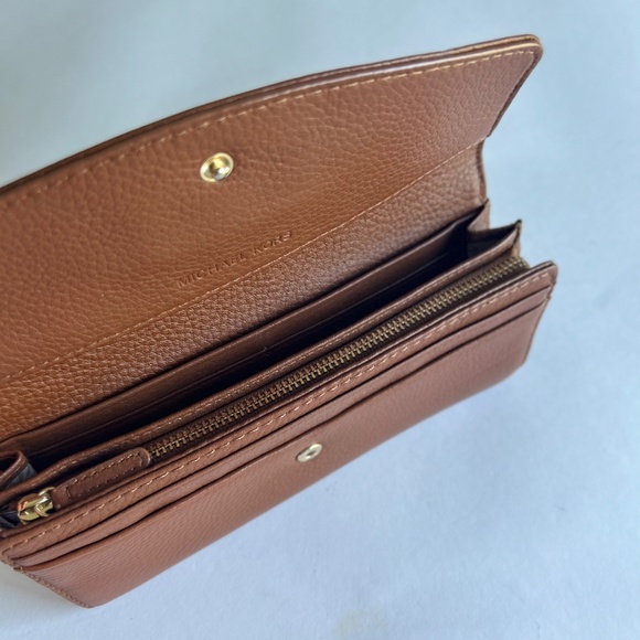 Michael Kors Tan Pebble Genuine Leather Wallet - Picture 7 of 12